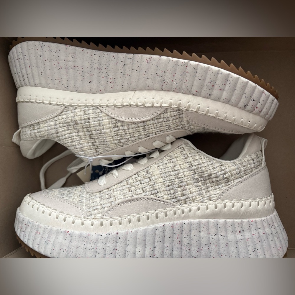 Universal Thread Women's Cream Textured Sneakers